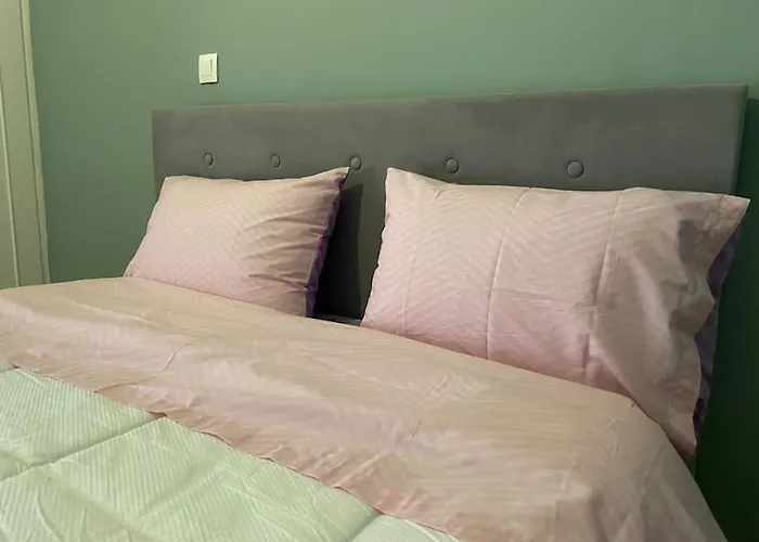 Cozy New Near The Beach